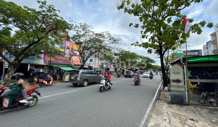 Shop house on Prof. M. Yamin street, Pontianak 2