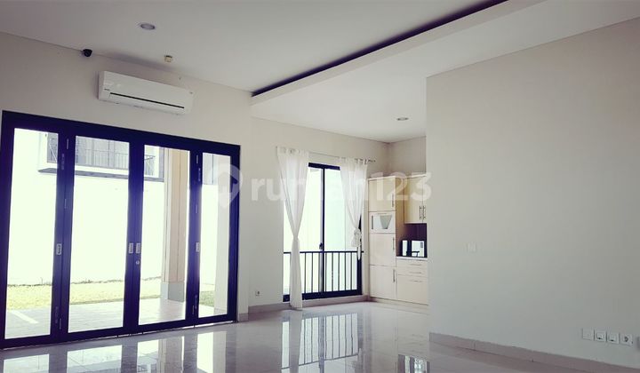 Rumah Terawat Asri Di De Park Heliconia BSD 2