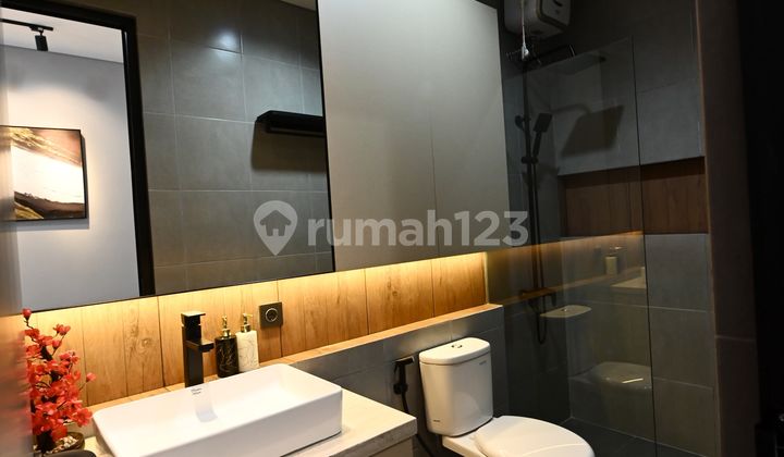 Dijual Cepat Bangunan Mandiri Di Kencana Loka Bsd 2