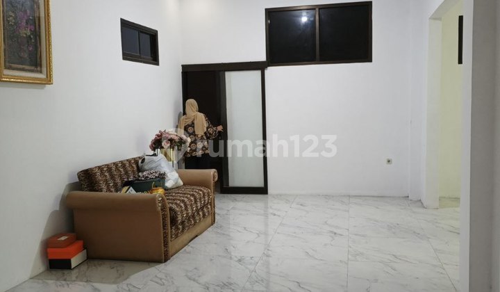 Luxury House in Kadudampit, 3 Floors, Cool, Green, Strategic 2