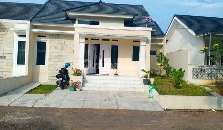 Rumah Mewah Royal Situgunung Cisaat Full Furnished 1