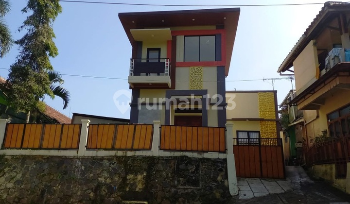 Luxurious 2-Story House in Downtown Sukabumi by Architect Maswindo