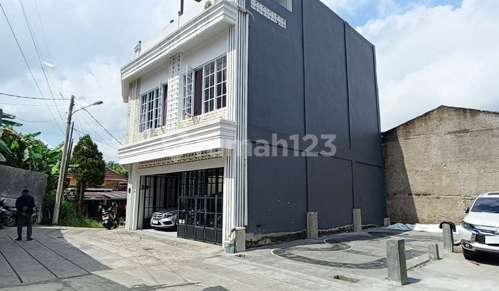 Rumah Mewah Kota Sukabumi 3 Lantai ada Kolam Renang Bonus tanah Kosong disamping Furnished 1