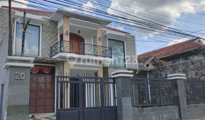 Rumah Mewah Kadudampit 3 Lantai Sejuk Asri Strategis