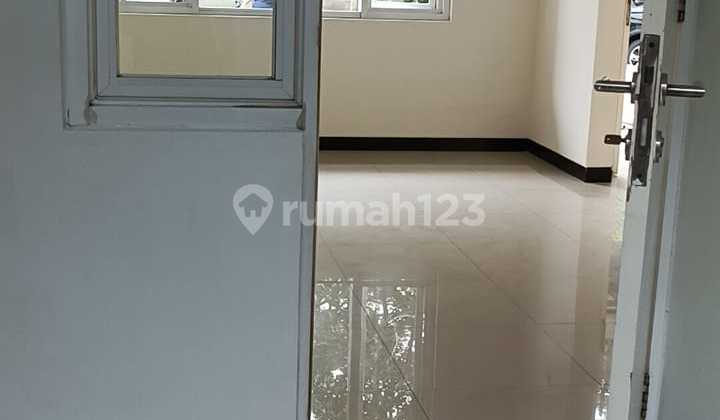 Dijual Rumah Nyaman Siap Huni Lokasi Strategis di Taman Kopo Indah 5 Bandung