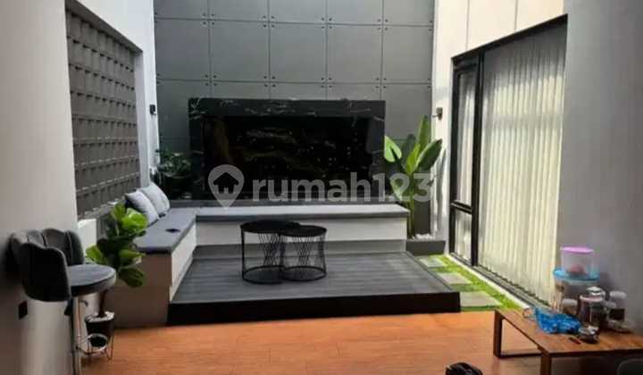 Dijual Rumah Hunian Mewah Super Nyaman Full Furnish Lokasi Strategis di Leuwi Panjang, Bandung