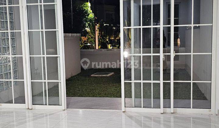 Disewakan Rumah 2 Lantai Nyaman Siap Huni Lokasi di Podomoro Park Cluster Anapuri 2