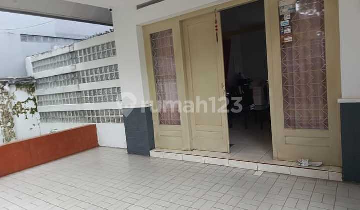 For Rent: Spacious Comfortable House in a Strategic Location, Pajajaran Wing, Bandung. For Rent: Spacious Comfortable House in a Strategic Location, Pajajaran Wing, Bandung.