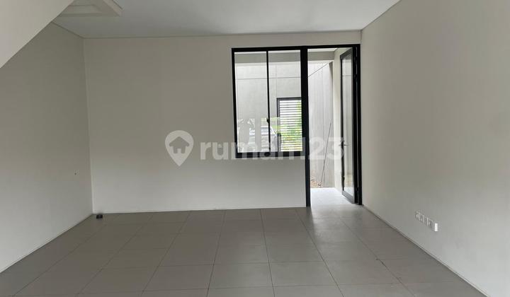 Dijual Ruko 2 Lantai Nyaman Siap Pakai Lokasi di Kota Baru Parahyangan Bandung