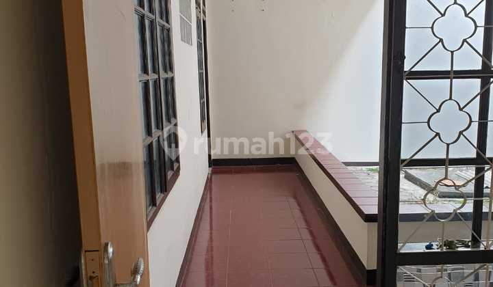 For Rent: Comfortable, Move-in Ready House in Strategic Location at Taman Holis Indah 1 Bandung For Rent: Comfortable, Move-in Ready House in Strategic Location at Taman Holis Indah 1 Bandung