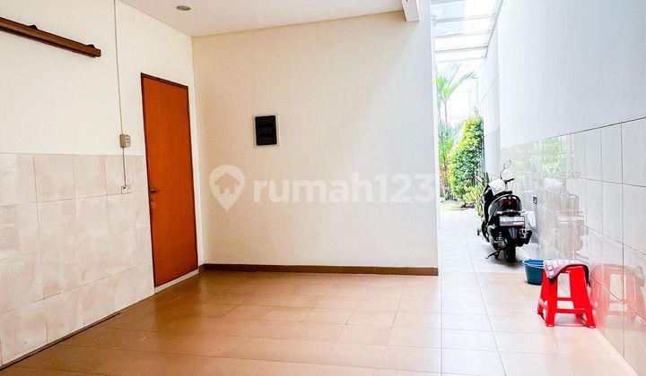 Dijual Hunian Besar dan Mewah Semi Funrish Lokasi Strategis di Taman Kopo Indah 3 , Bandung 2