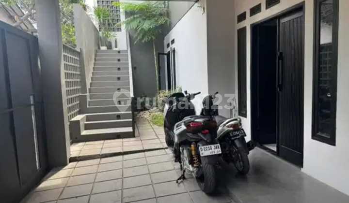 Dijual Rumah Hunian Mewah Super Nyaman Full Furnish Lokasi Strategis di Leuwi Panjang, Bandung 2