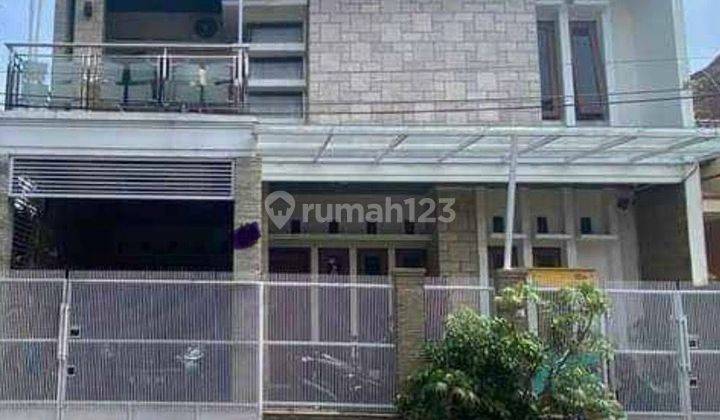 Dijual Rumah 2,5 Lantai Semi Furnished Siap Huni Lokasi Strategis di Komp Pasadena Bandung 1