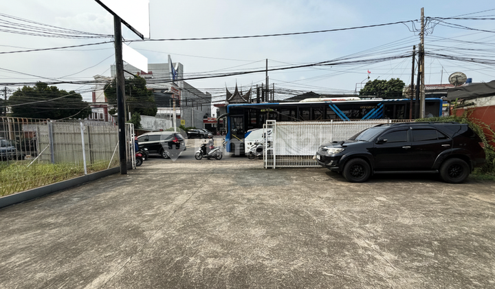 Ruang Usaha Lokasi Super Strategis Ruang Usaha Lokasi Super Strategis