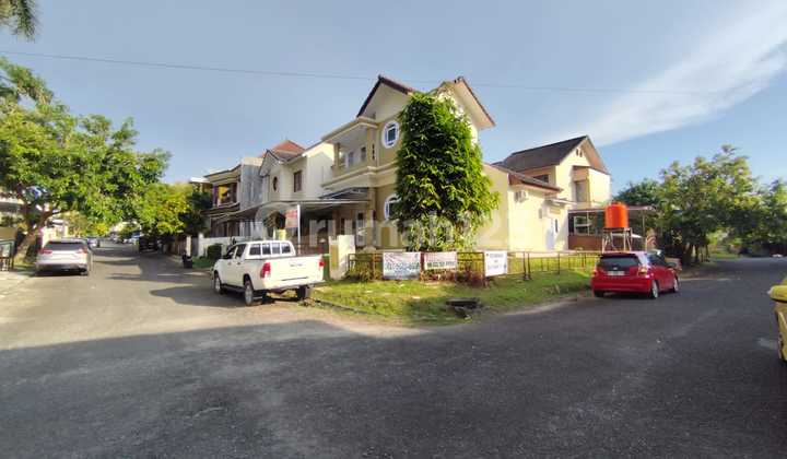 DISEWAKAN Rumah Hook 2 lantai di Balikpapan Baru cluster Kyoto 2