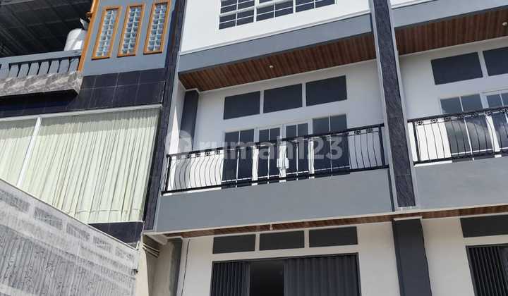 FOR SALE 3-Story Shop House on Jl. Beller Balikpapan 2