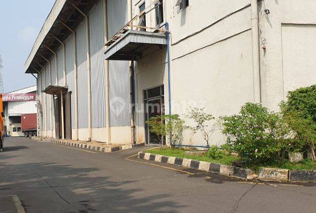 Pabrik di area kawasan mm2100, cibitung-bekasi . 3