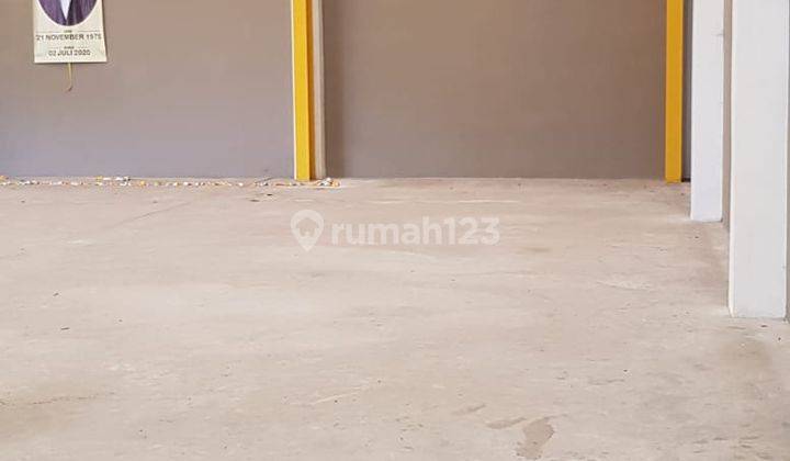 Gudang di area pertokoan kalimalang 11