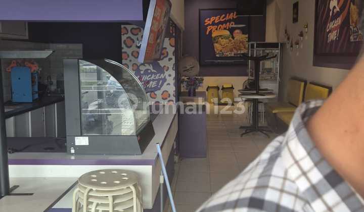 For sale, a shophouse suitable for business, already fully furnished for business.