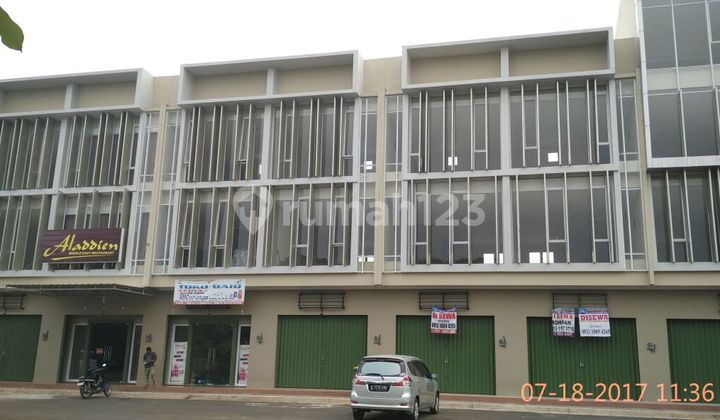 For sale! Shop house in the Festive Garden area of Grand Wisata. 1