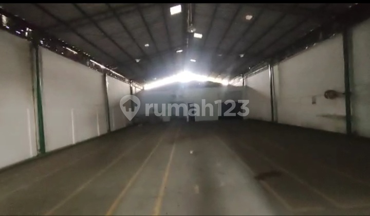 Warehouse for Rent in Cisauk, Tangerang, Banten Warehouse for Rent in Cisauk, Tangerang, Banten