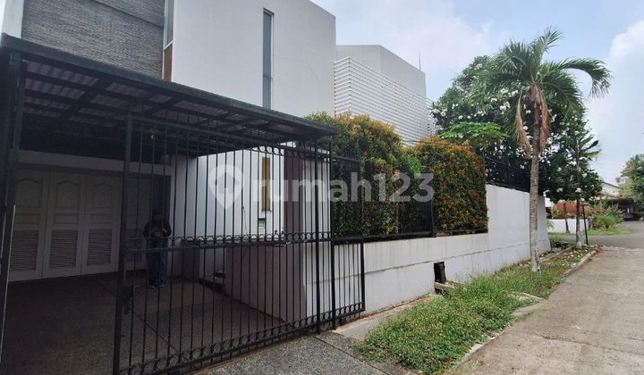 Hot Sale‼️ Luxurious Ready-to-Occupy House in Cinere's Premier Complex. Hot Sale‼️ Luxurious Ready-to-Occupy House in Cinere's Premier Complex.