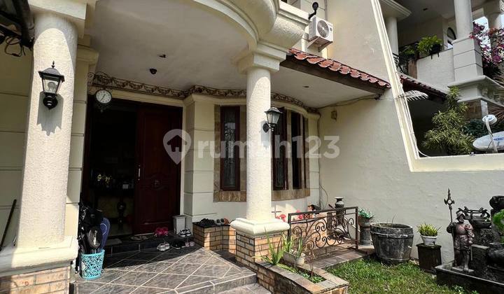 Disewa Rumah Puri Cinere Desain Classic Jalan Lebar Lay Out Lega Semi Furnished