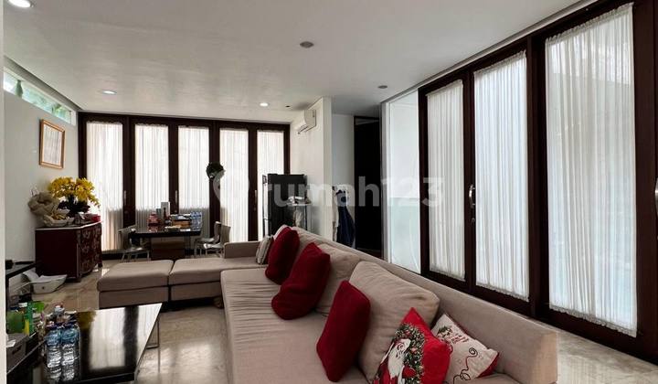 For Sale Kemang Townhouse, Ready to Live In, Located in a 24-Hour Security Complex