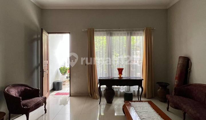 TURUN HARGA!  DIJUAL Rumah di Area Pangkalan Jati dekat Lebak Bulus. Lokasi di Dalam Kompleks Perumahan Elite, Jalan Sangat Lebar, Lingkungan Tenang dan Nyaman. 2