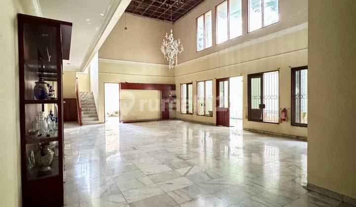 Dijual Rumah Desain Classic di Cilandak Barat - Jaksel 2
