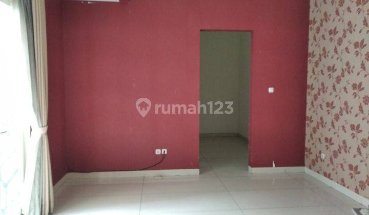 RUMAH DUA LT BELAKANG ADA TAMAN BISA UNTUK KANTOR BERHADAPAN DENGAN  LARISIA CAKE & BAKERY TEBET TIMUR DALAM RAYA JAKARTA SELATAN