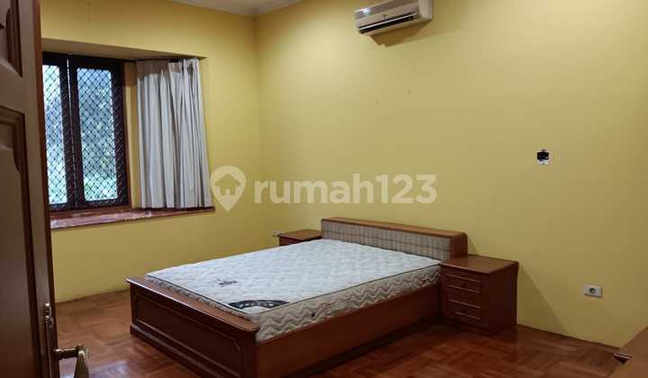 For Rent House di Sewakan Rumah Dua Lantai Luas Fasilitas Kolam Renang Kemang Selatan Jakarta Selatan