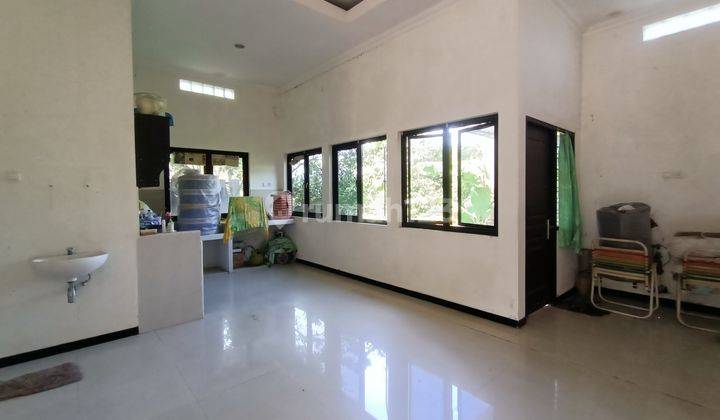 Disewakan rumah 1 lantai halaman sangat luas di Salatiga dekat UKSW dan jalan lingkar 2