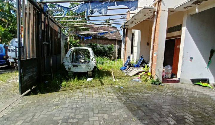 Disewakan rumah 1 lantai halaman sangat luas di Salatiga dekat UKSW dan jalan lingkar 4