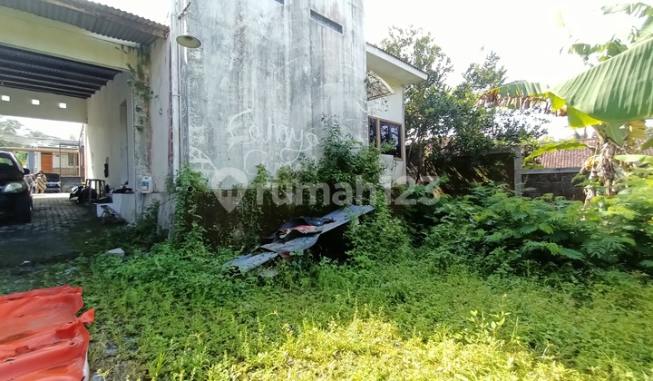 Disewakan rumah 1 lantai halaman sangat luas di Salatiga dekat UKSW dan jalan lingkar 6