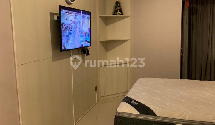 Modern Fully Furnished Studio Apartment in Downtown Semarang Modern Fully Furnished Studio Apartment in Downtown Semarang
