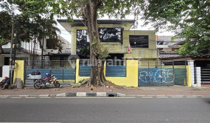Bangunan Komersial Cocok untuk Kost, Klinik, dan Kantor Akses Jalan Lebar di Kebayoran Lama