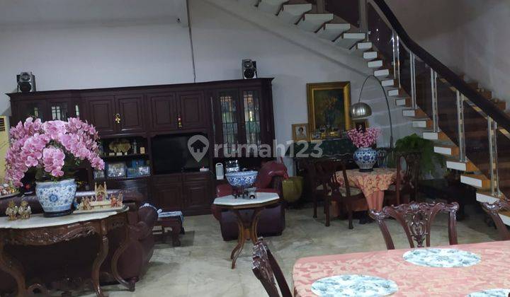 Rumah Besar Furnished Kebayoran Baru Strategis di Pusat Kota 2