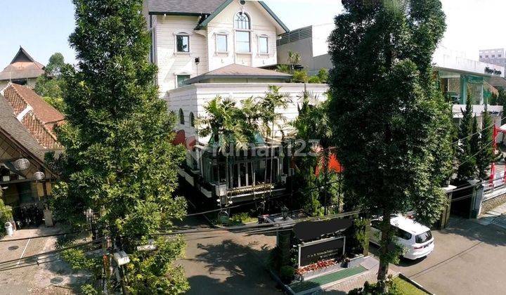 Ruang Komersial Bekas Hotel di Jalan Utama Dago Bandung 1