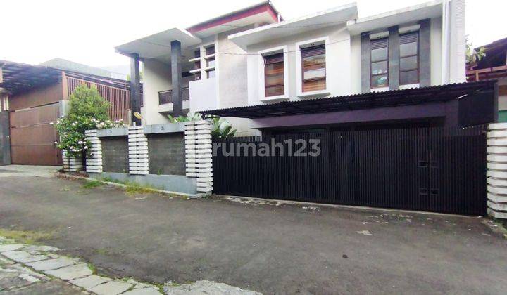 Rumah Strategis Sejuk Ada Kolam Renang di Setrasari Cocok Villa 1