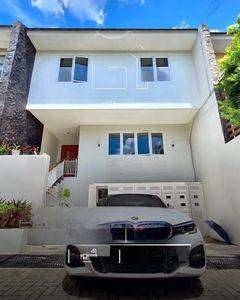 Rumah di Cilandak Modern Tropis Townhouse Private Pool Indoor. 2