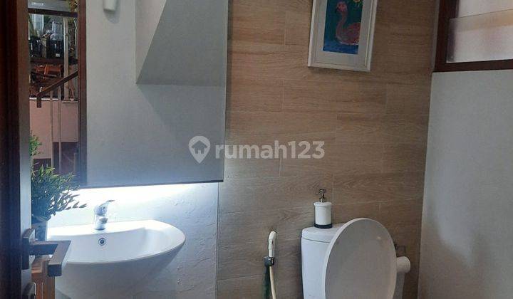 Rumah Modern Siap Huni Halaman Luas Private Pool di R.c Veteran 2