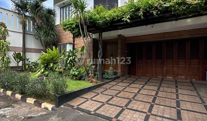 Rumah Nyaman Townhouse Lebak Bulus Ada Pool Semi Furnished 1