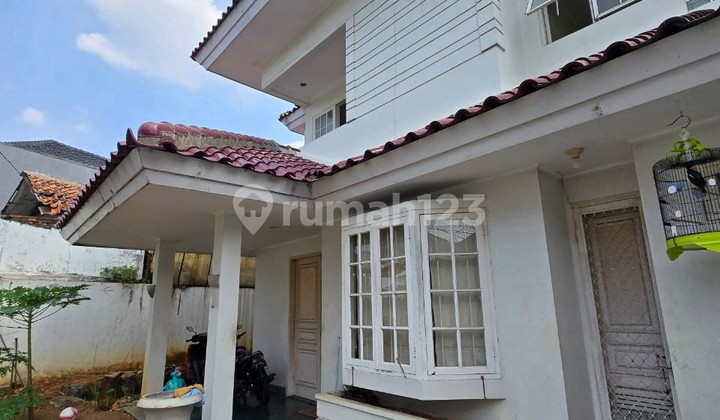 Rumah Dekat MRT di Kebayoran Baru Lingkungan Tenang Asri Aman 