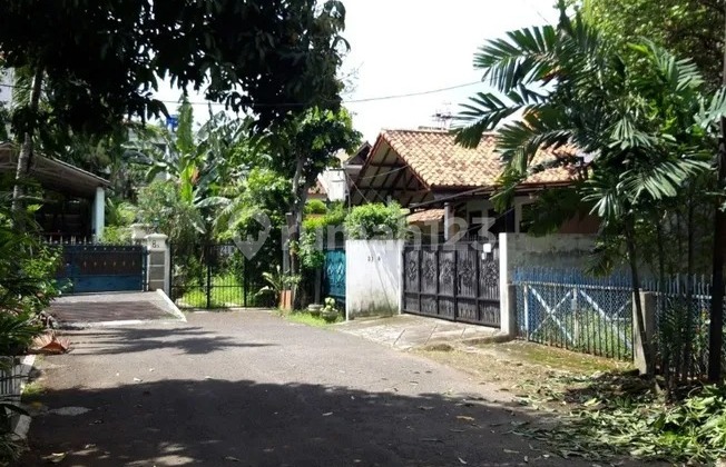 Dijual Cepat Rumah Dalam Komplek Akses 2 Mobil di Bawah Pasar di Ampera Kemang