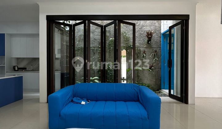 Rumah Baru Semi Furnished Lokasi Strategis di Cilandak 2