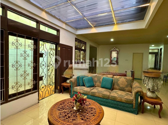 Rumah Lama Terawat di Area Senopati Jalan 2 Mobil Pas Jarang Ada 2