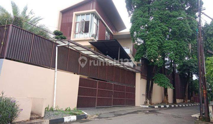 Rumah Mewah di Simprug Golf 17 Lokasi Elit Startegis Jarang Ada 2