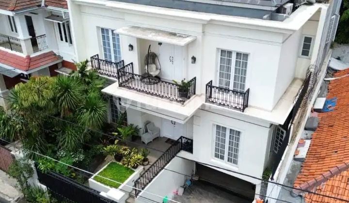 Rumah Lux Siap Huni Lokasi Strategis di Kebayoran Baru