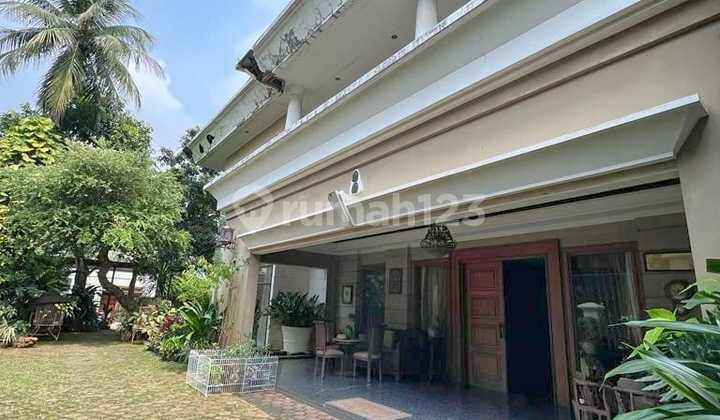 Rumah Mewah Turun Harga di Simprug Golf Akses Jalan Lebar Jarang Ada